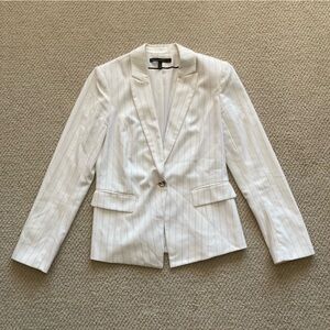 White House Black Market White Pinstriped Blazer Size 6 Suit Coat Soft EUC